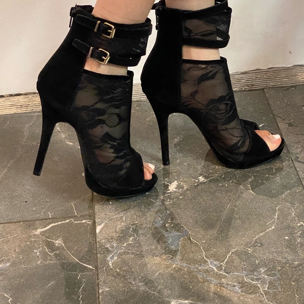 Elegant Black Lace Stiletto Heels Size 7.5